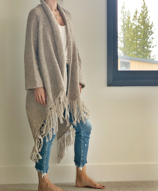 Sefte + The Huntress Cape in Oatmeal - Sefte